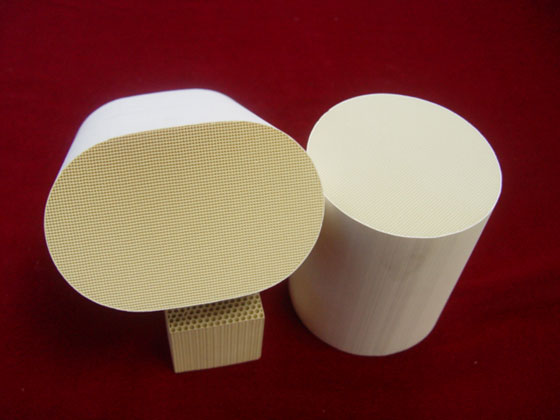 Honeycomb ceramic for exhaust purification