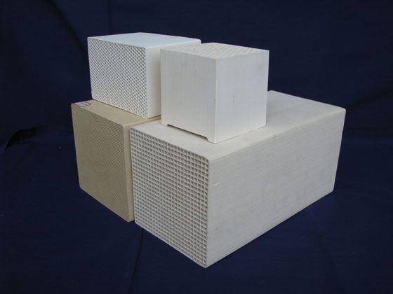 Honeycomb ceramic as heatexchange media (for RTO)